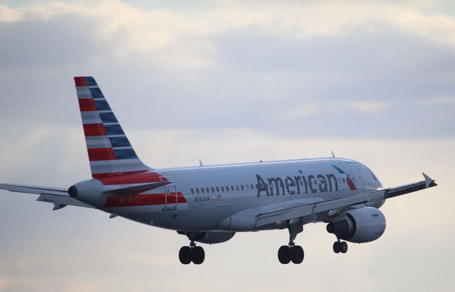 how-to-save-money-using-american-airlines-military-discounts-hfh